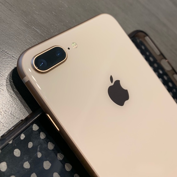 iPhone 8 Plus - Picture 4 of 8